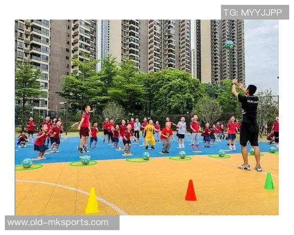 大班科学活动中如何有效引导幼儿学习足球技能与知识